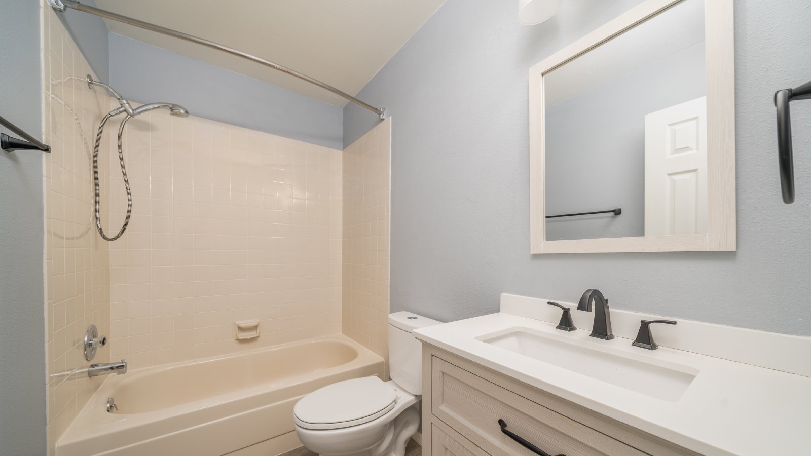 Four bedroom in Gatehouse Village with Fenced Yard and Views! property image