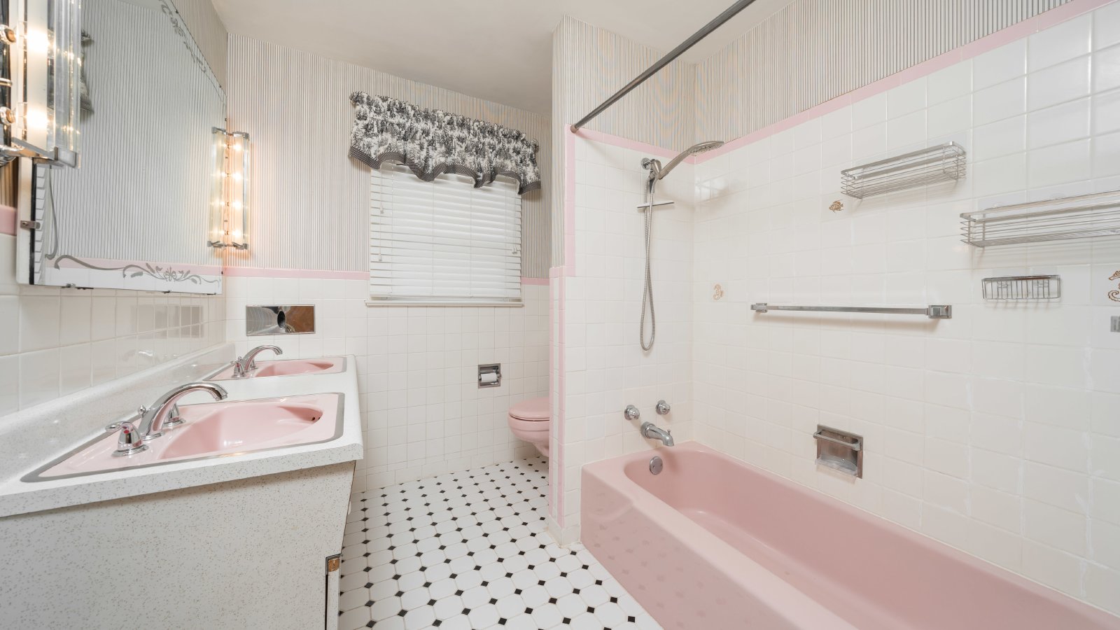 Charming Rancher in Cheyenne Mountain property image