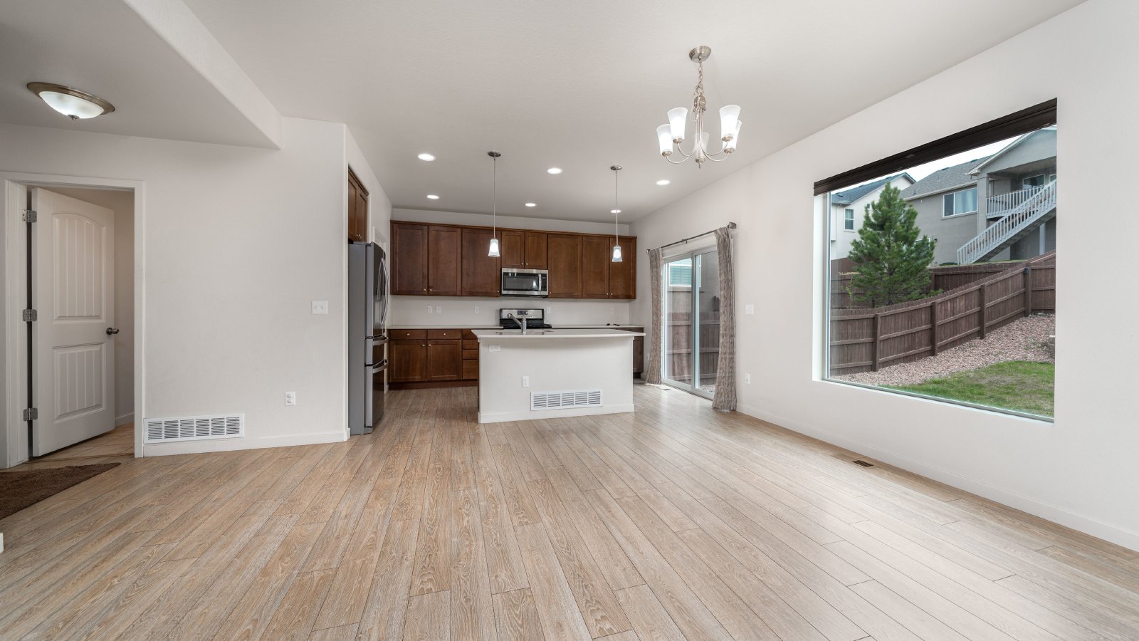 Beautiful 2 Story home in North Fork property image