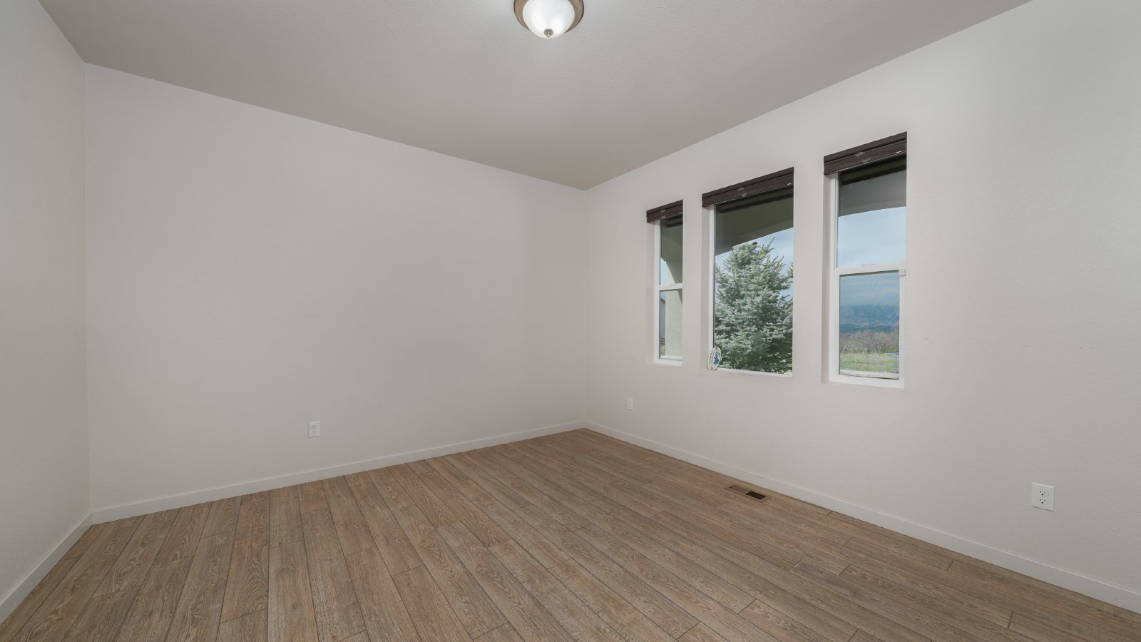 Beautiful 2 Story home in North Fork property image