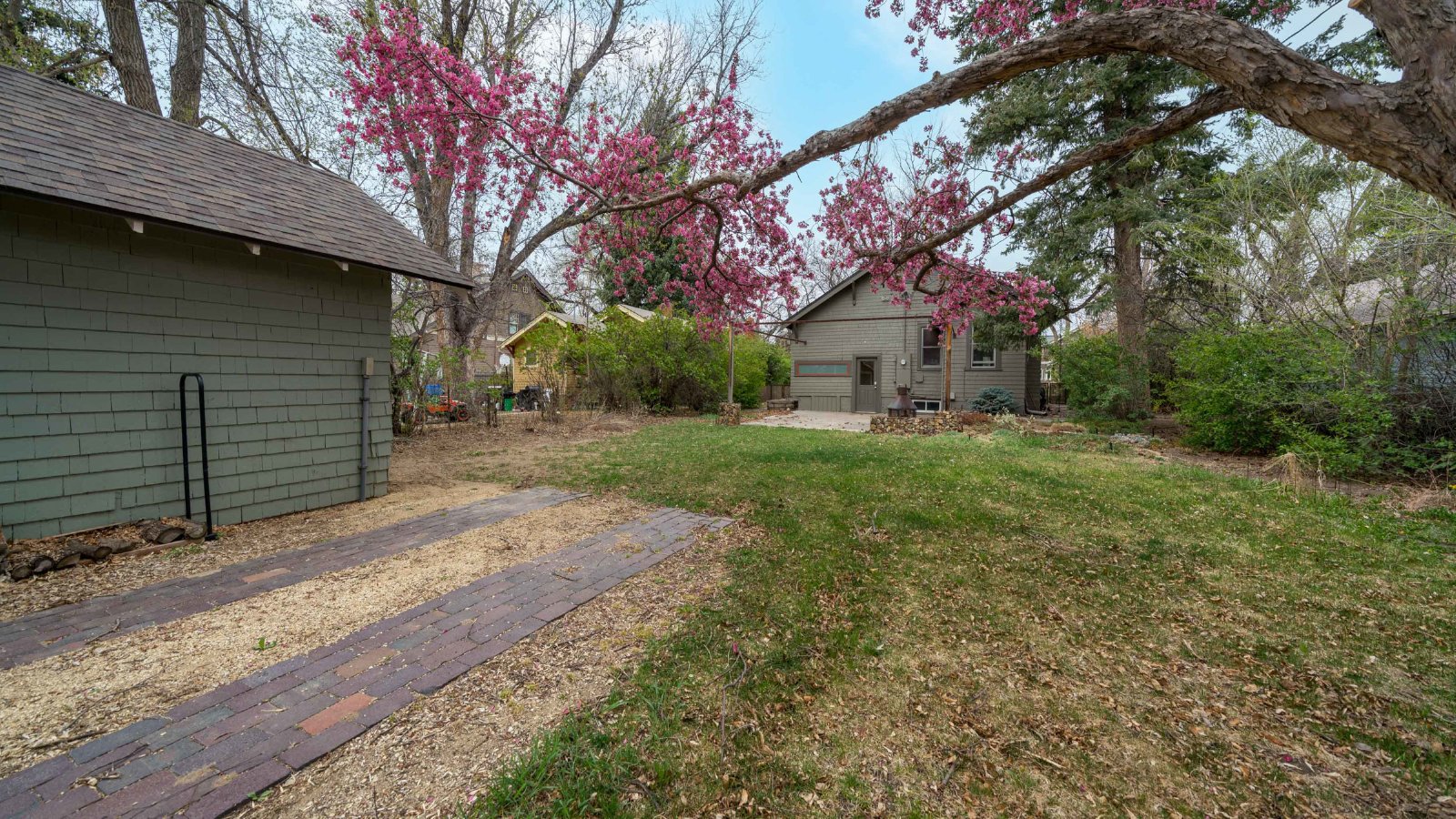 Craftsman Bungalow In Patty Jewett Neighborhood property image