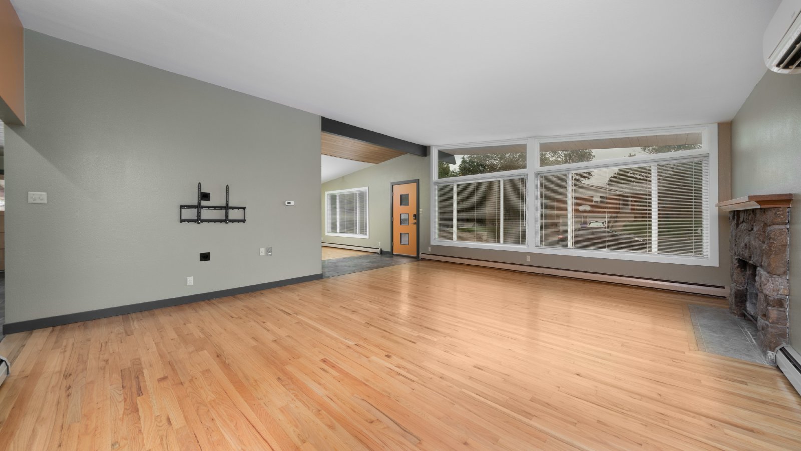 Modernized Mid Century Home Near Broadmoor property image