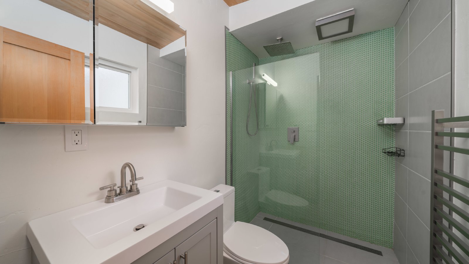 Modernized Mid Century Home Near Broadmoor property image