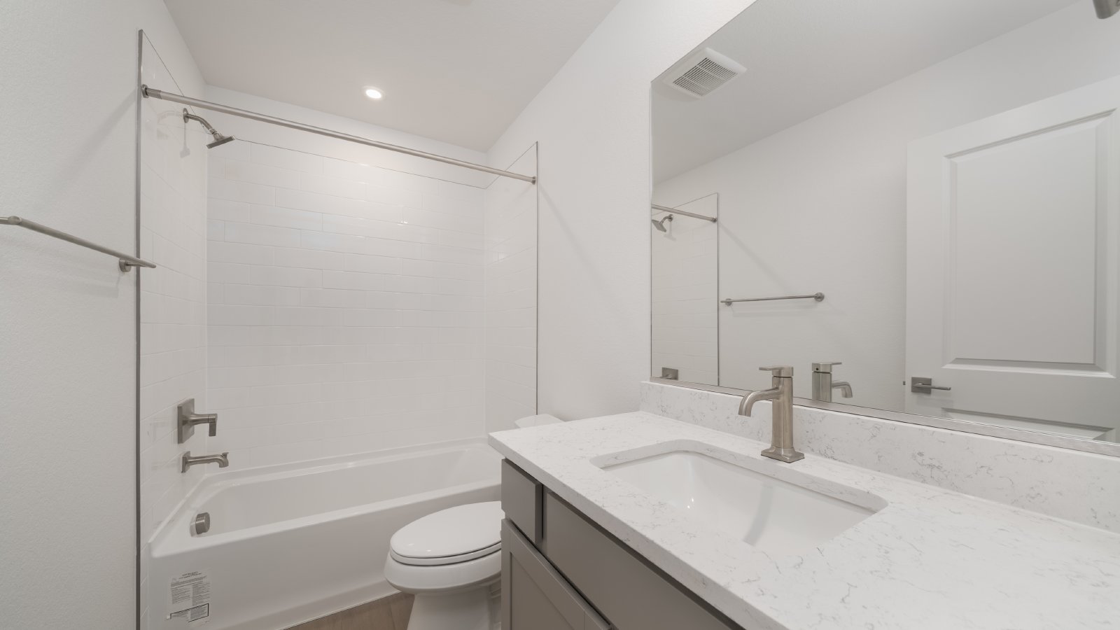 New townhome off of Interquest with a 2 car garage property image