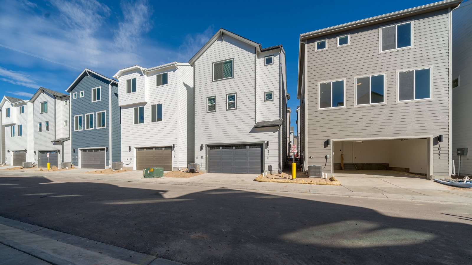 New townhome off of Interquest with a 2 car garage property image