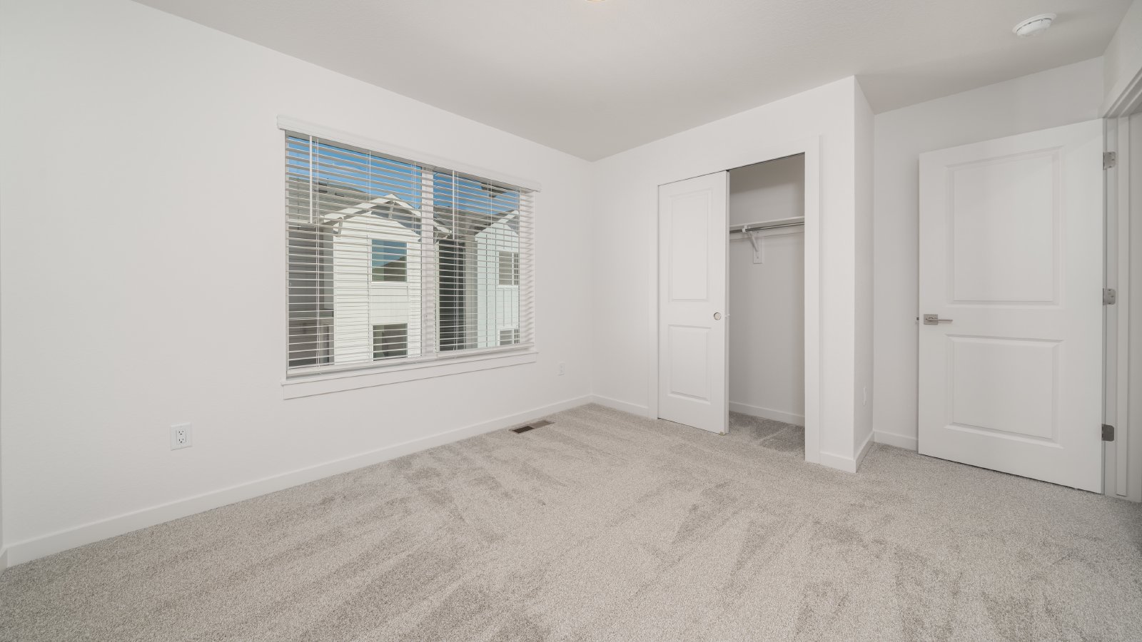 New townhome off of Interquest with a 2 car garage property image