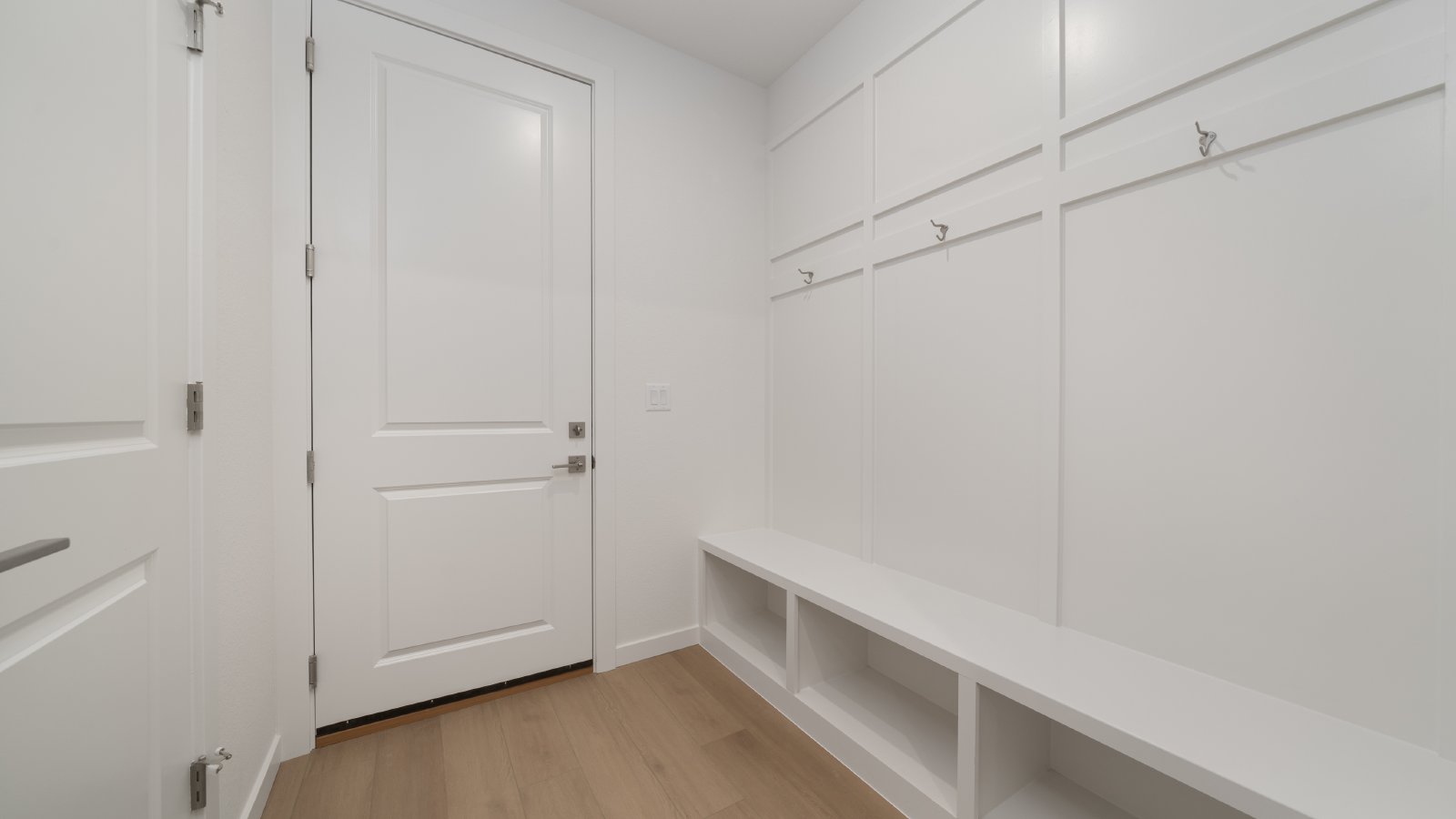 New townhome off of Interquest with a 2 car garage property image