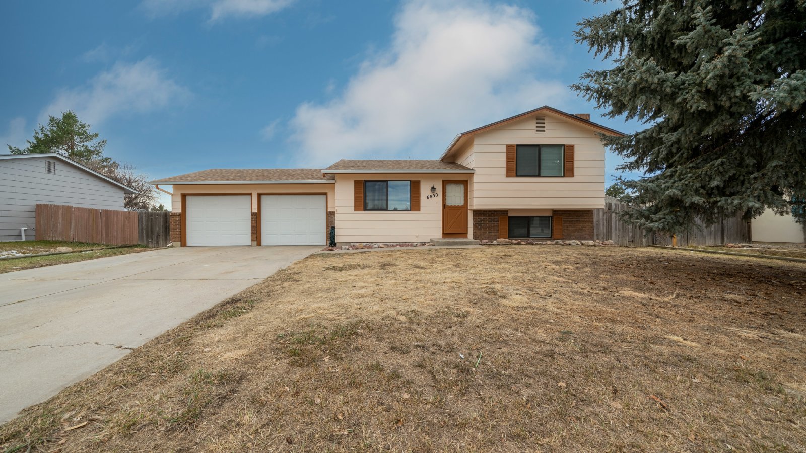 Great Home in Colorado Springs with attached 2 Car Garage property image