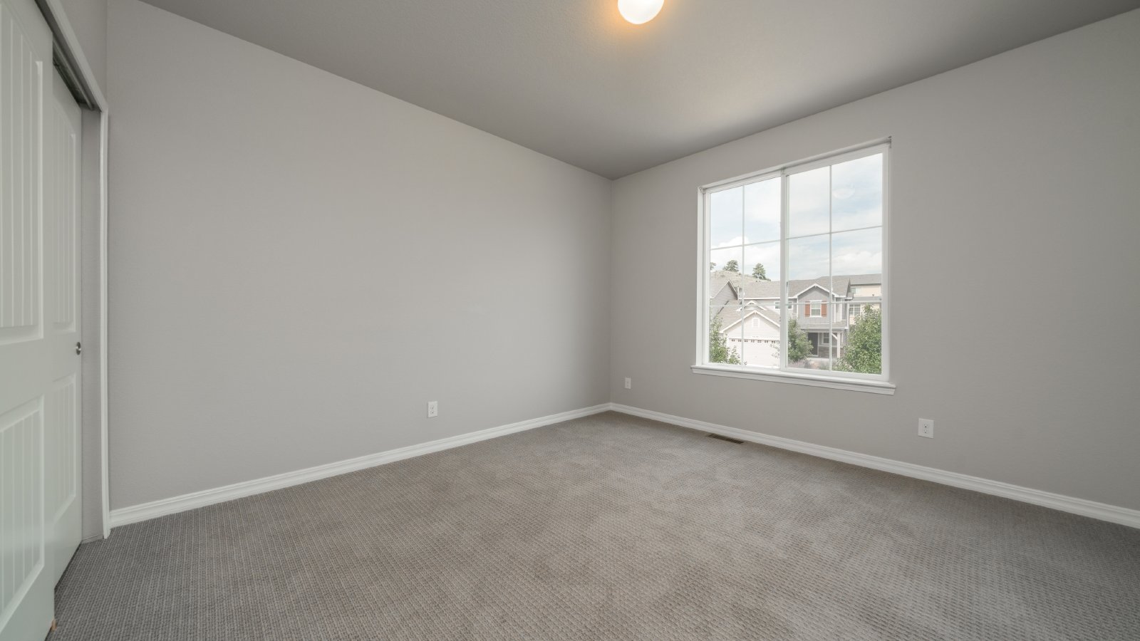 Rockrimmon Townhouse with Two Car Garage property image