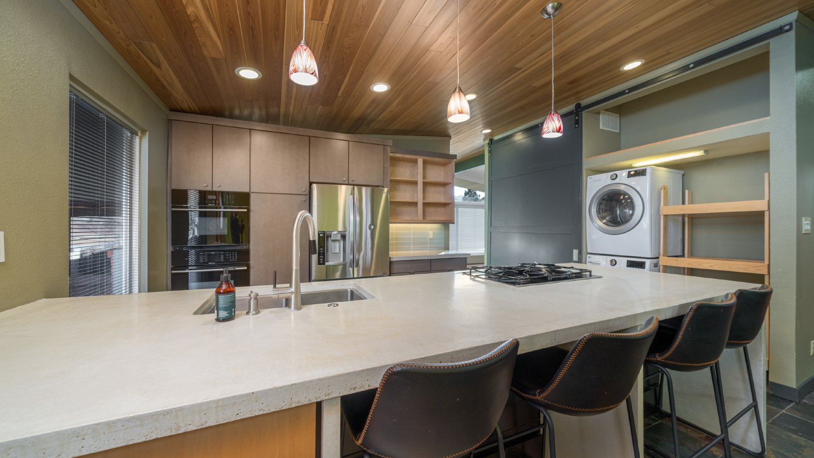 Modernized Mid Century Home Near Broadmoor property image