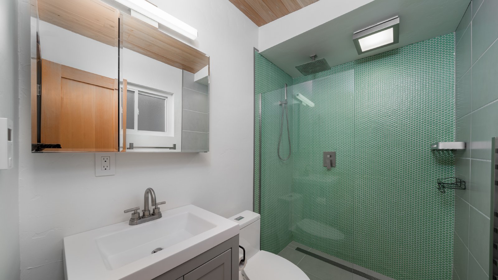 Modernized Mid Century Home Near Broadmoor property image