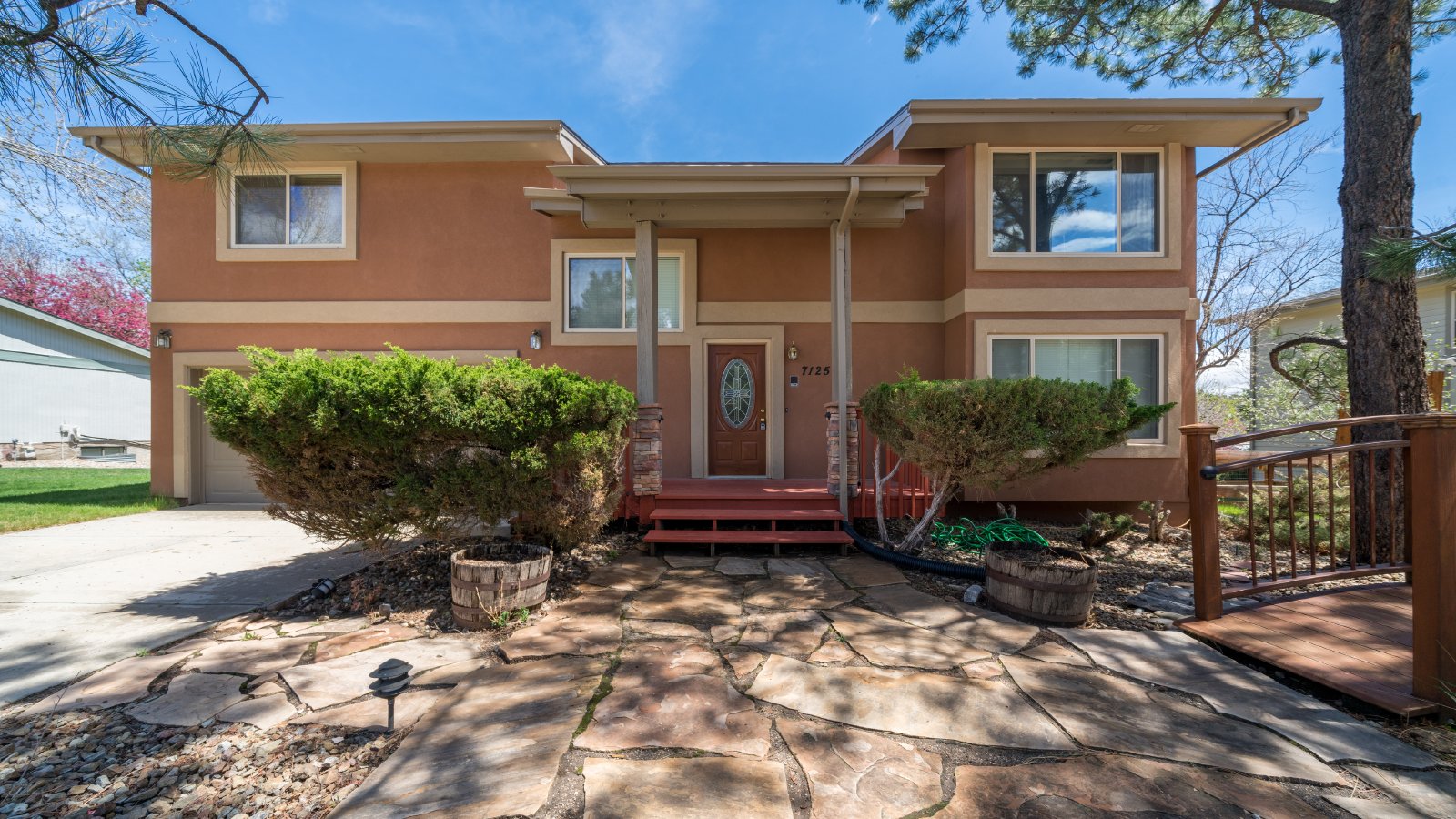 5 Bedroom 3.5 Bath Home in Discovery @ Rockrimmon property image