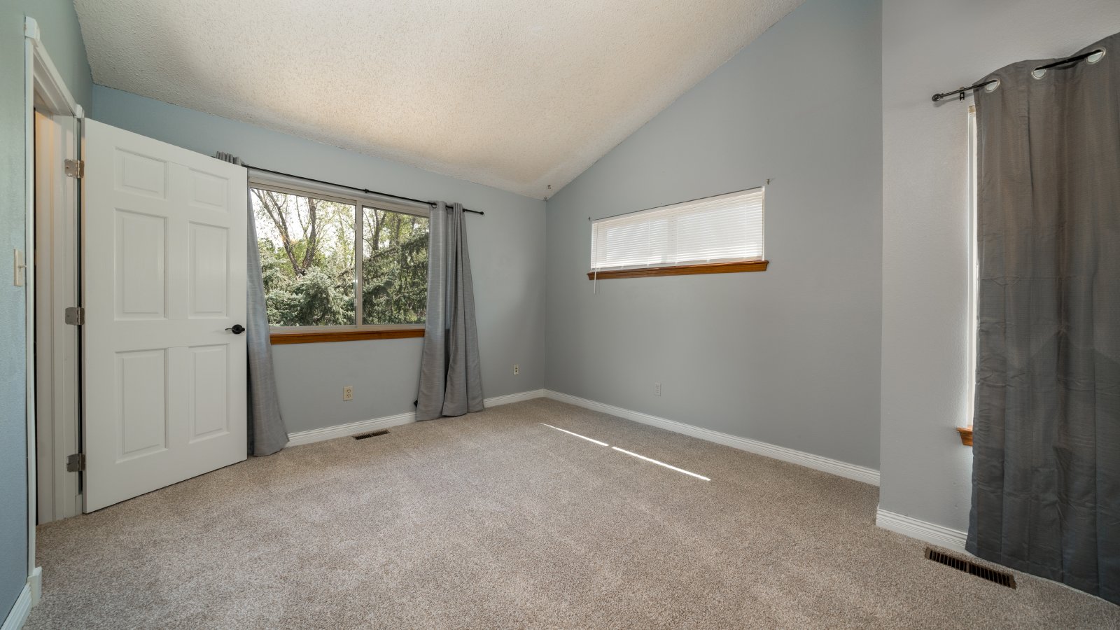 5 Bedroom 3.5 Bath Home in Discovery @ Rockrimmon property image