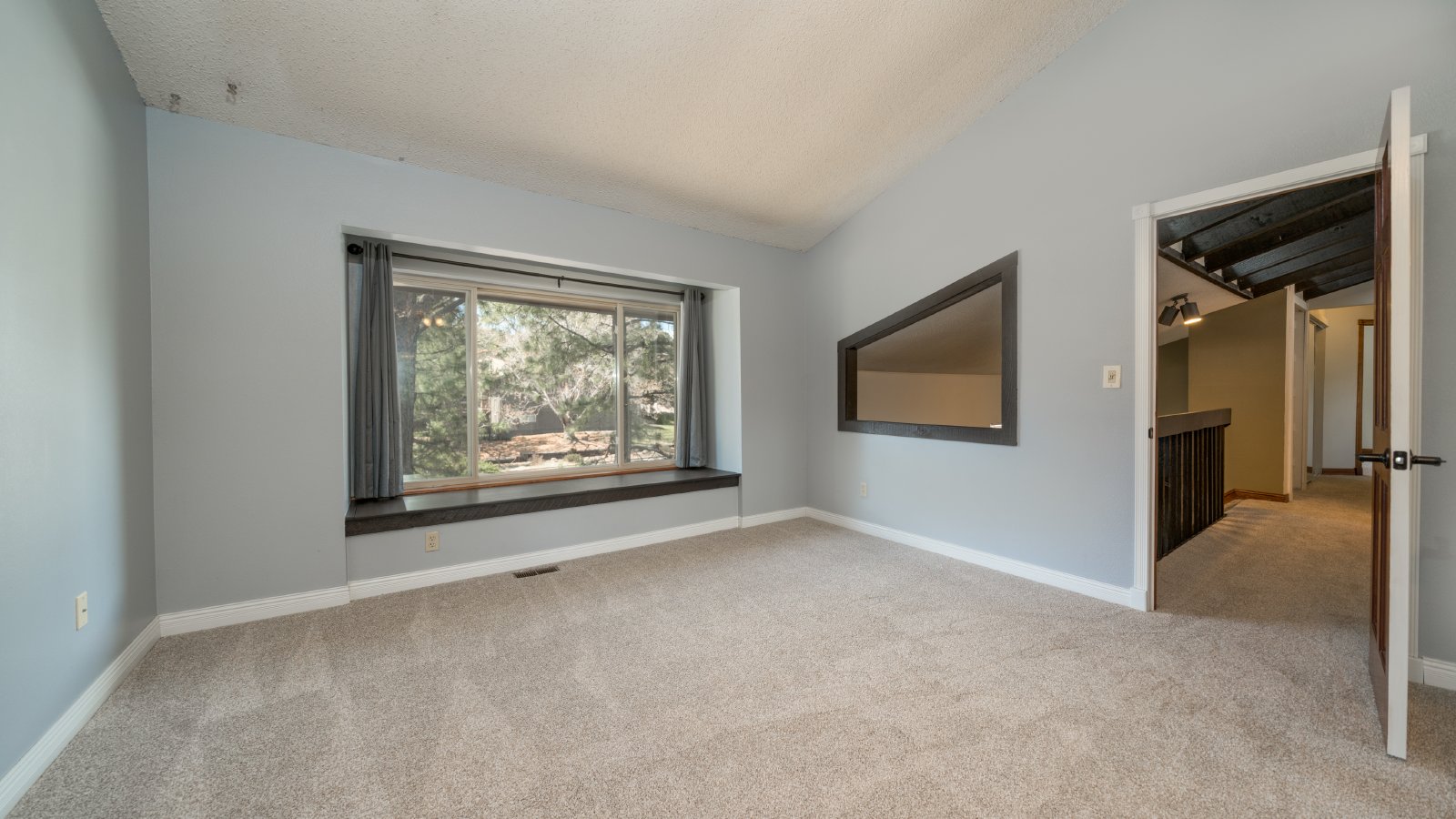 5 Bedroom 3.5 Bath Home in Discovery @ Rockrimmon property image