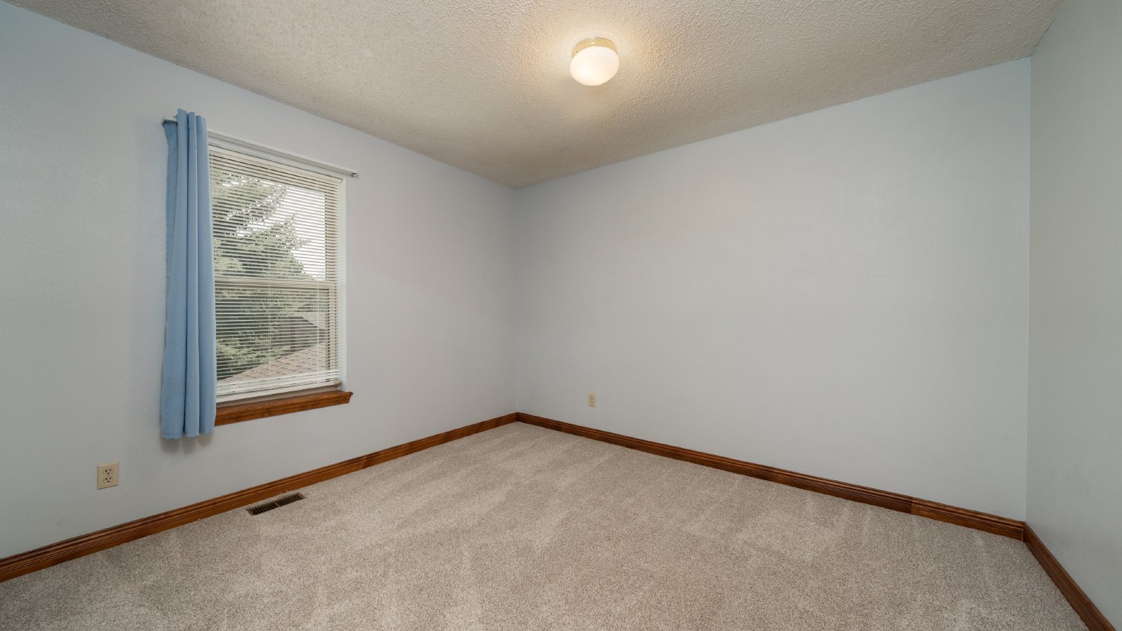 5 Bedroom 3.5 Bath Home in Discovery @ Rockrimmon property image