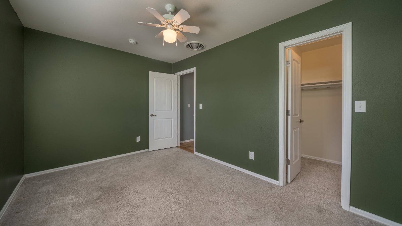 Cute Updated Townhome Near the Powers Corridor property image