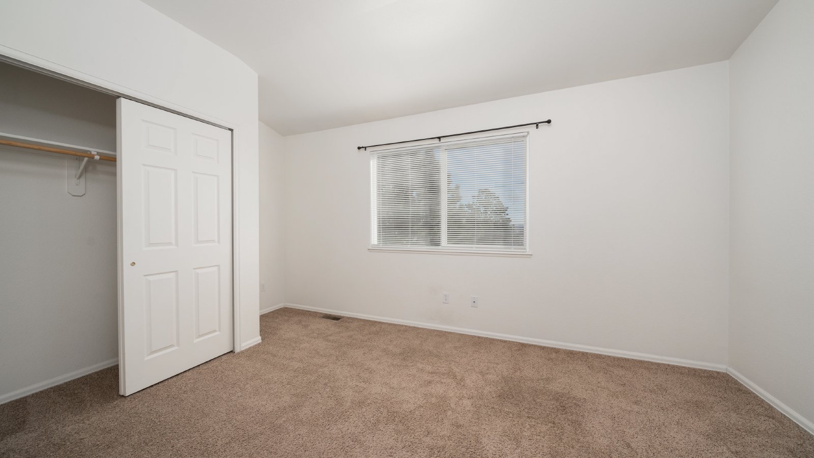 Charming Townhome in OCC property image