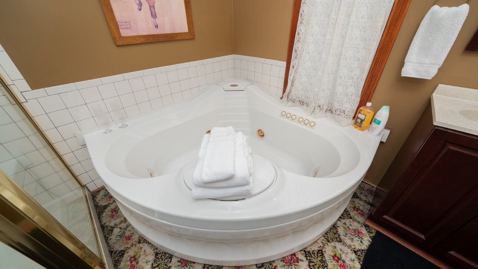 Fully Furnished One Bedroom Unit in OCC property image