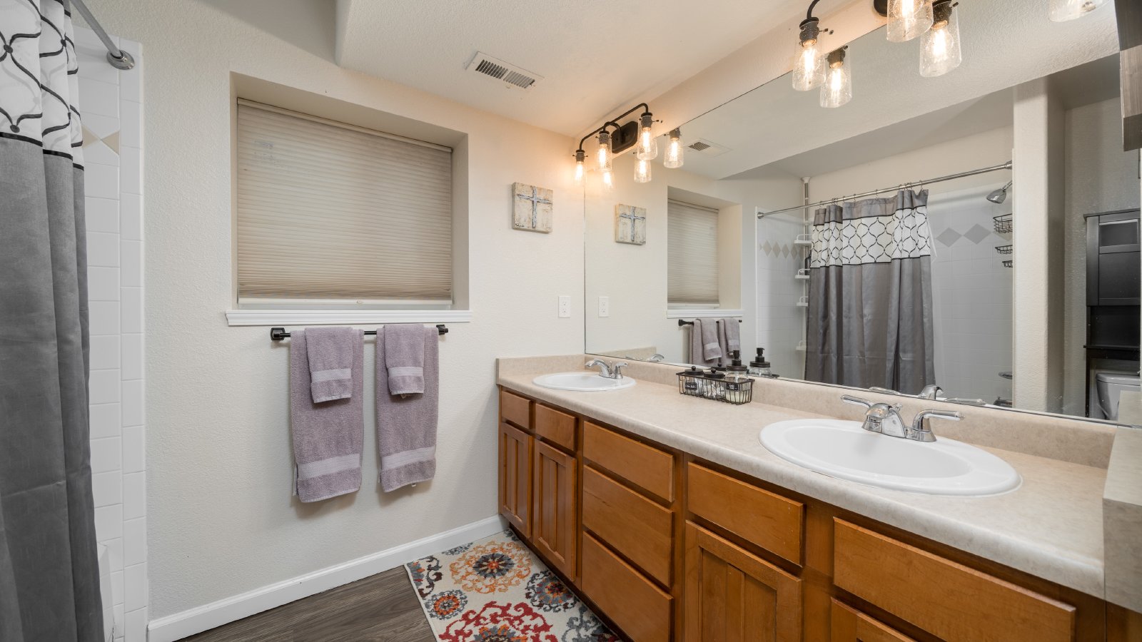 Country Living on 13.5 Acres property image