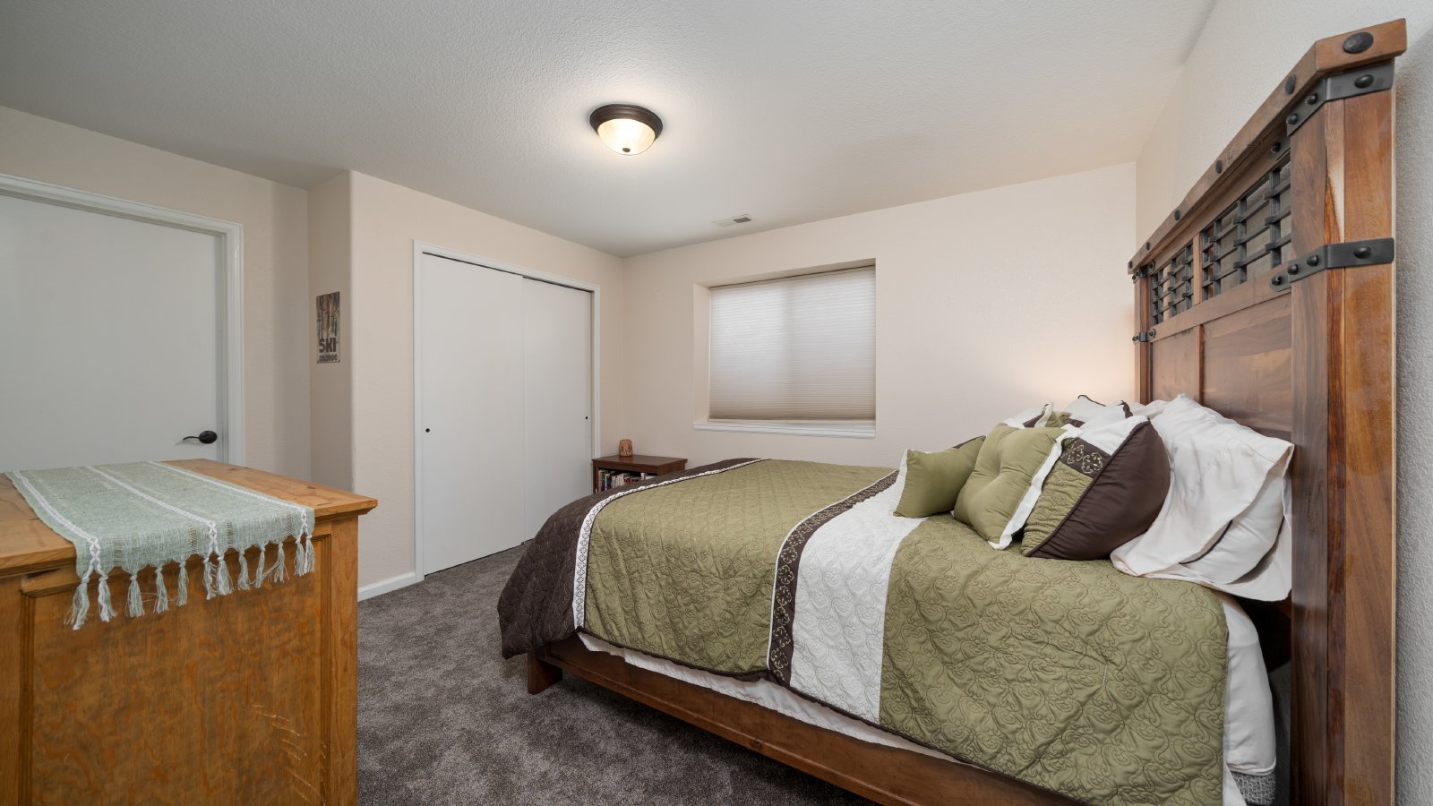 Country Living on 13.5 Acres property image