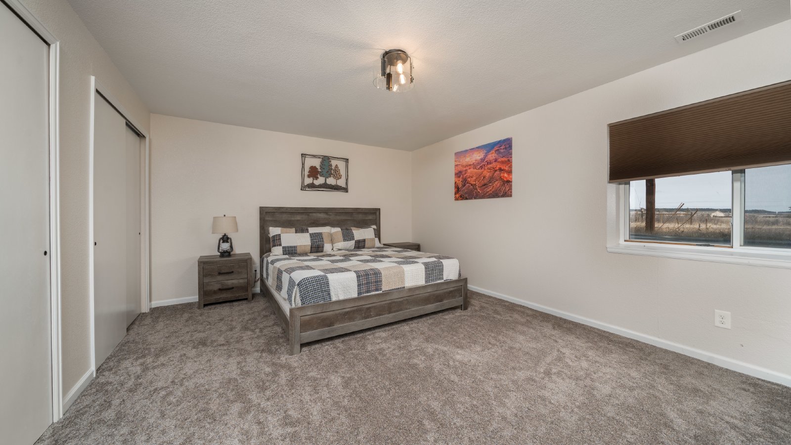 Country Living on 13.5 Acres property image