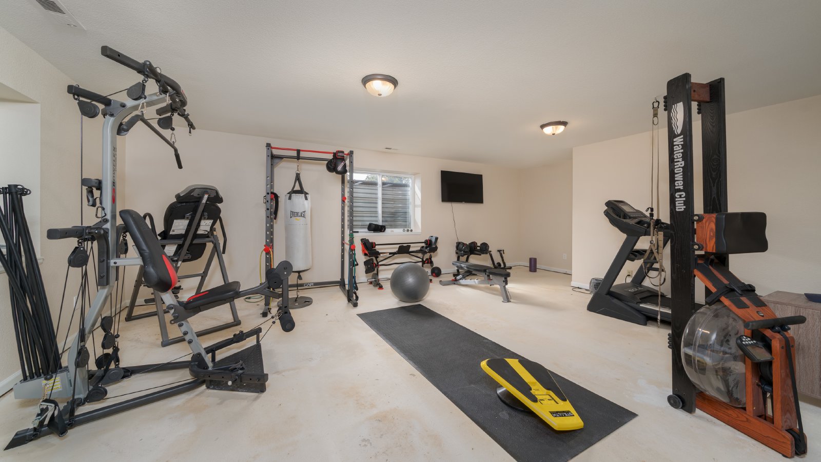 Country Living on 13.5 Acres property image