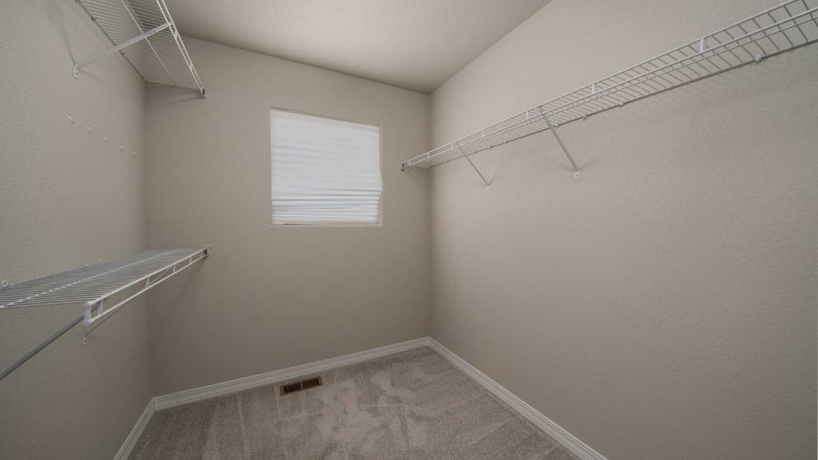 Beautiful Townhome located in the Townes at Woodmen Heights property image