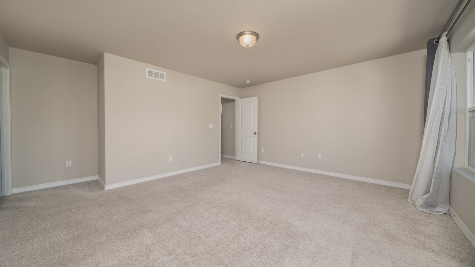 Beautiful Townhome located in the Townes at Woodmen Heights property image