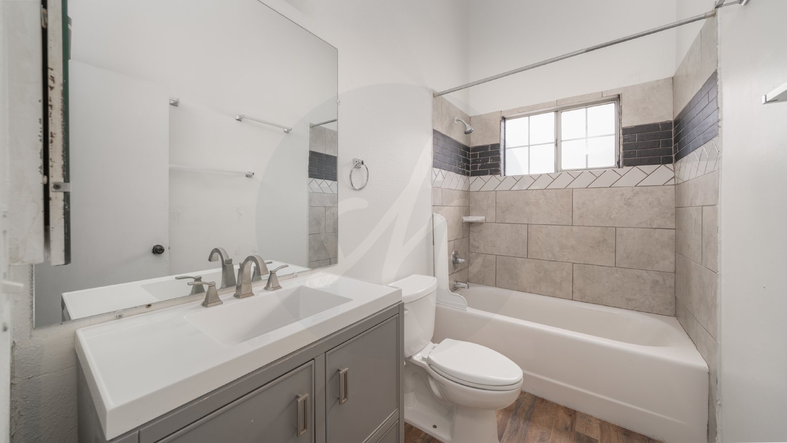 Two bedroom Condo Near Palmer Park with AC property image