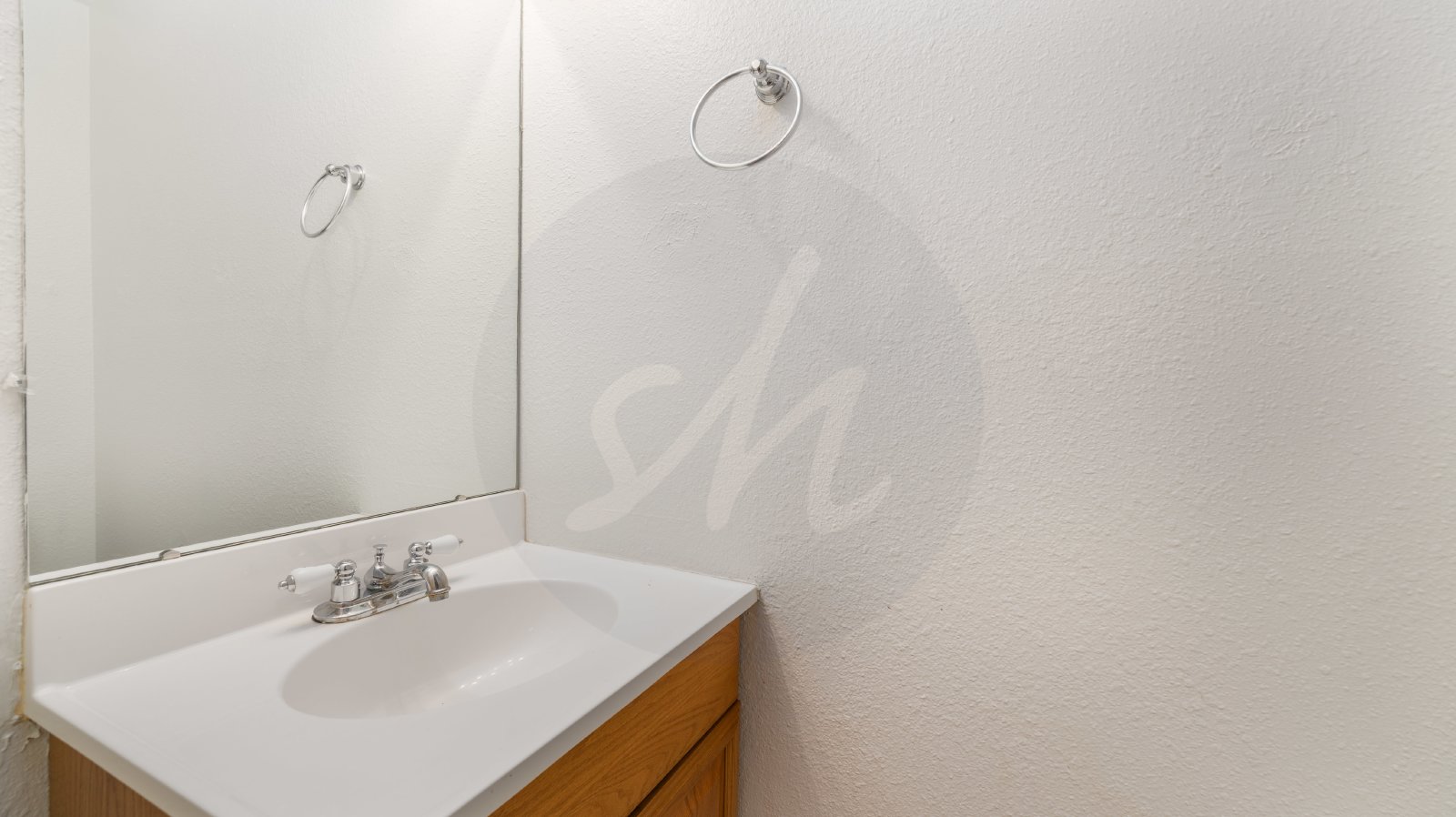 Two bedroom Condo Near Palmer Park with AC property image